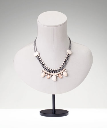 Collar de Piedras y cadenas