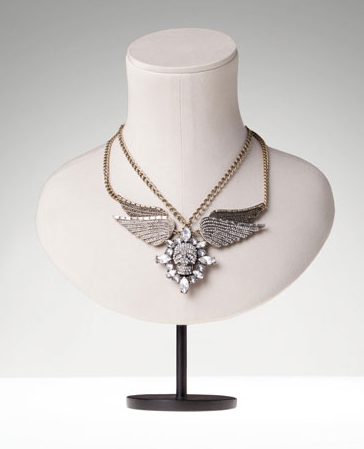 collar con calavera